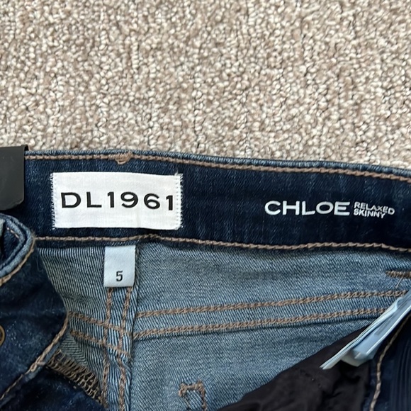 DL1961 Girls jeans size 5  new with tags adjustable waist - Picture 3 of 7